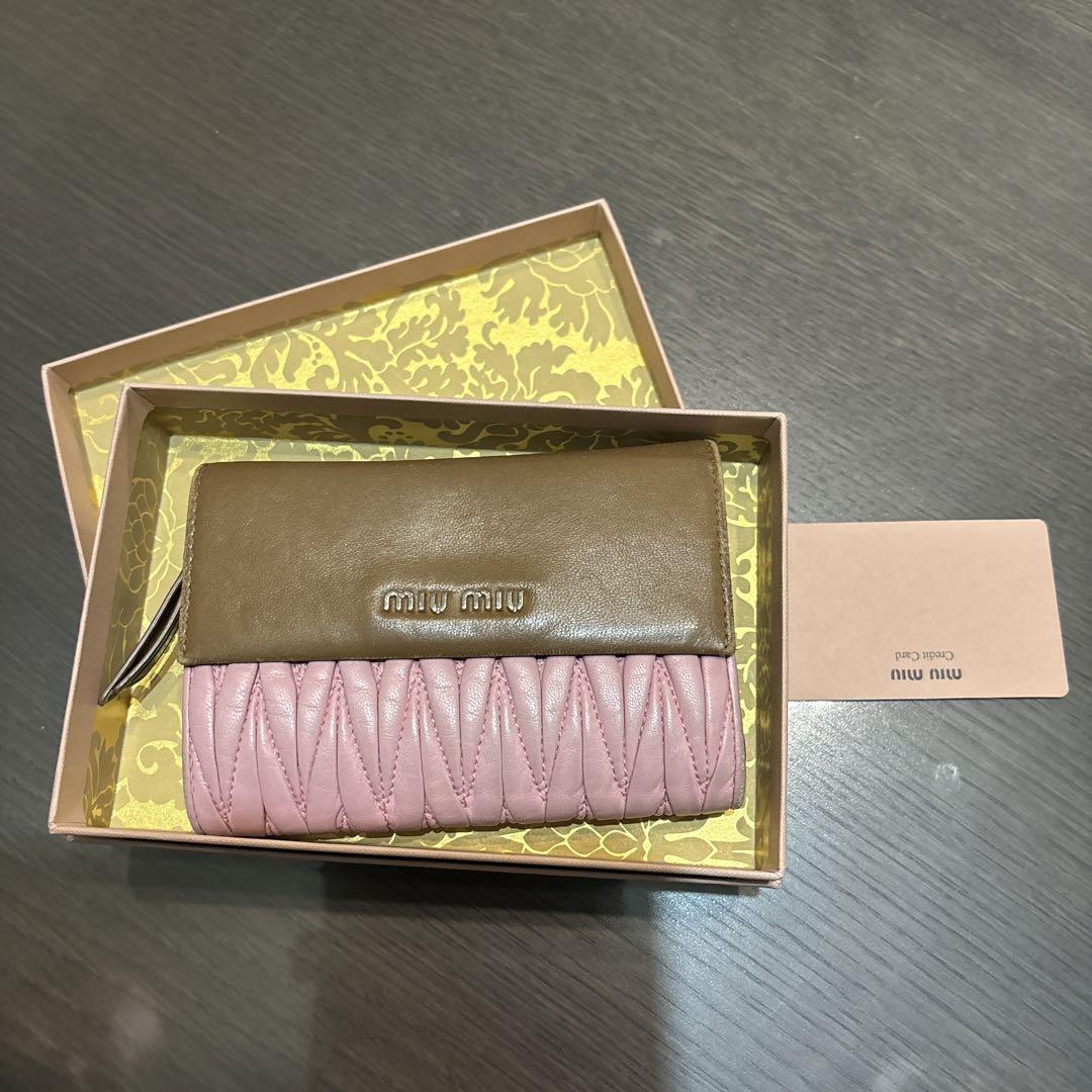 miu miu財布