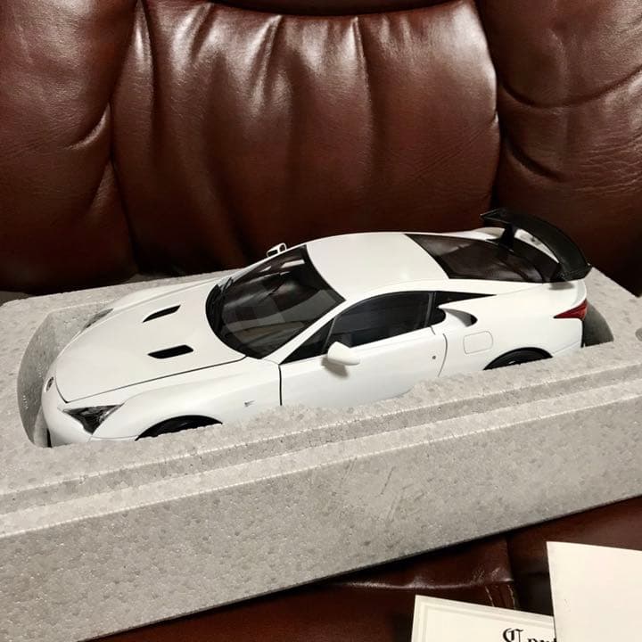 美品 オートアート 1/18 レクサス LFA ニュルブルクリンク パッケージ
