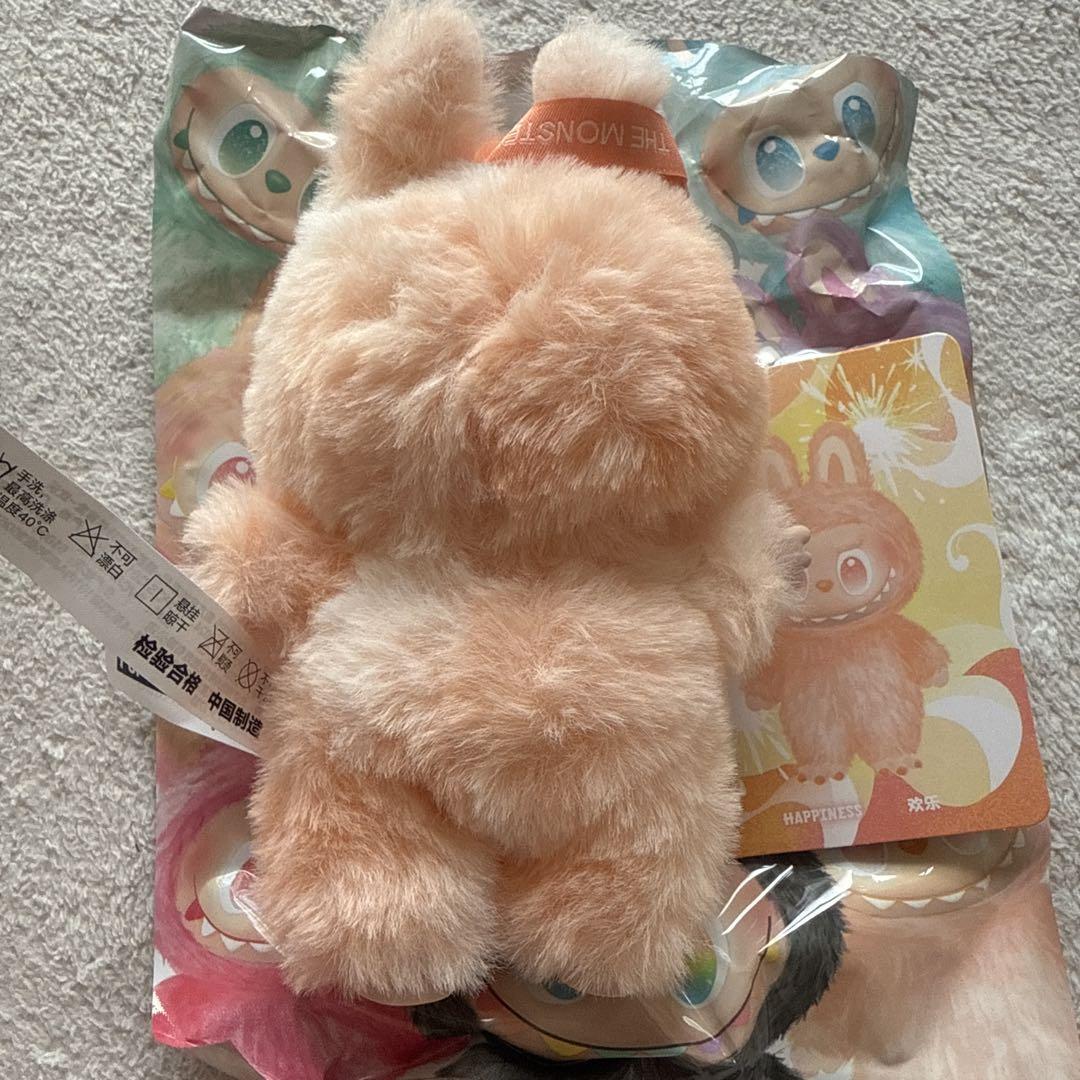 ラブブ　labubu big into energy HAPPINESS