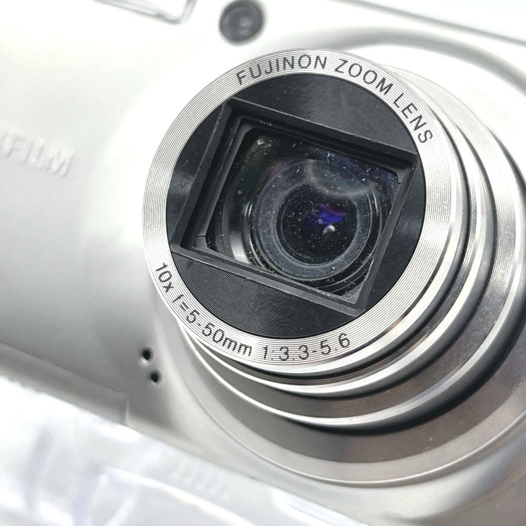 FUJIFILM FINEPIX F70EXR コンデジ シルバー