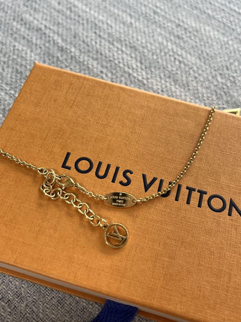 LOUIS VUITTON ネックレス　エセンシャルＶ