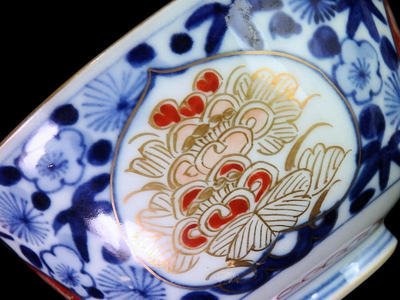 大聖寺伊万里　染錦　窓絵　松竹梅に花の図　小振蓋茶碗 　N955AS-fbum 大聖寺伊万里 染錦 窓絵 松竹梅に花の図 小振蓋茶碗 N955AS-fbum
