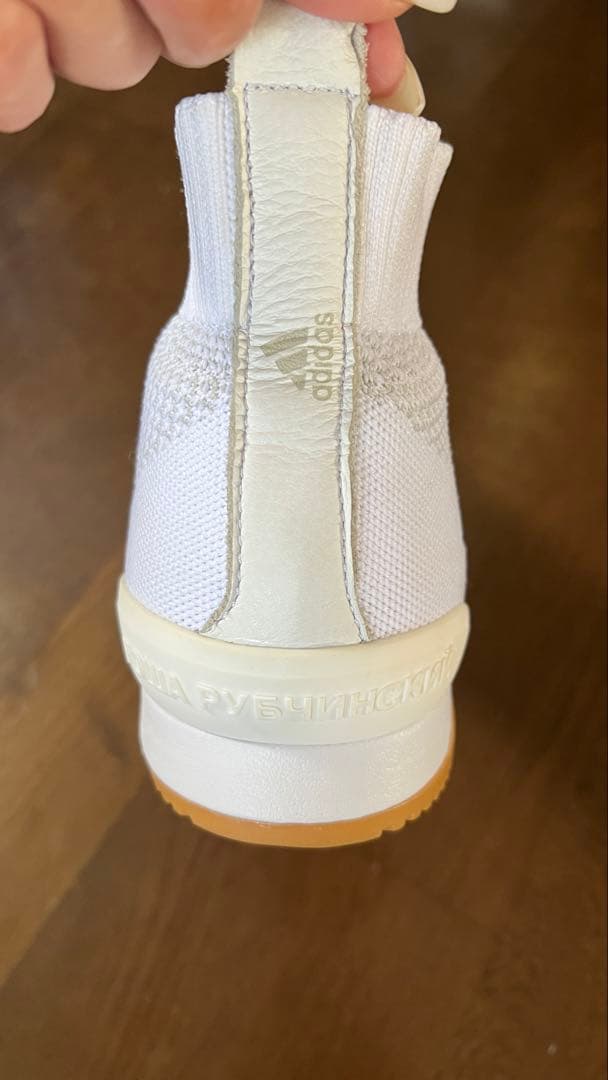 新品未使用 タグ付き adidas スニーカー ゴーシャラブチンスキー 27cm