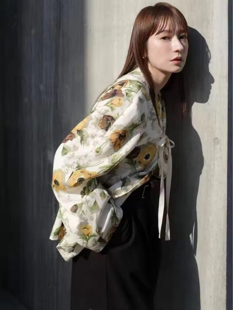 CLANE FLOWER RIBBON TOPS