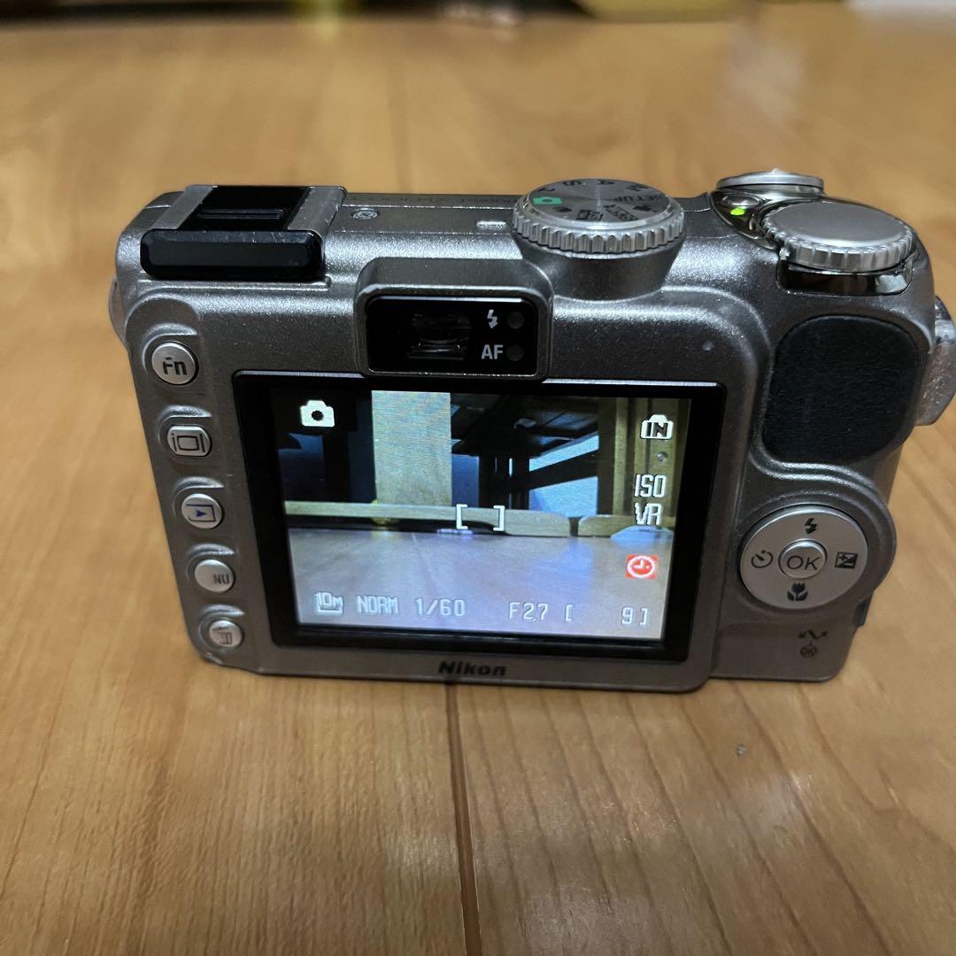 Nikon COOLPIX P5000コンパクトデジタルカメラ