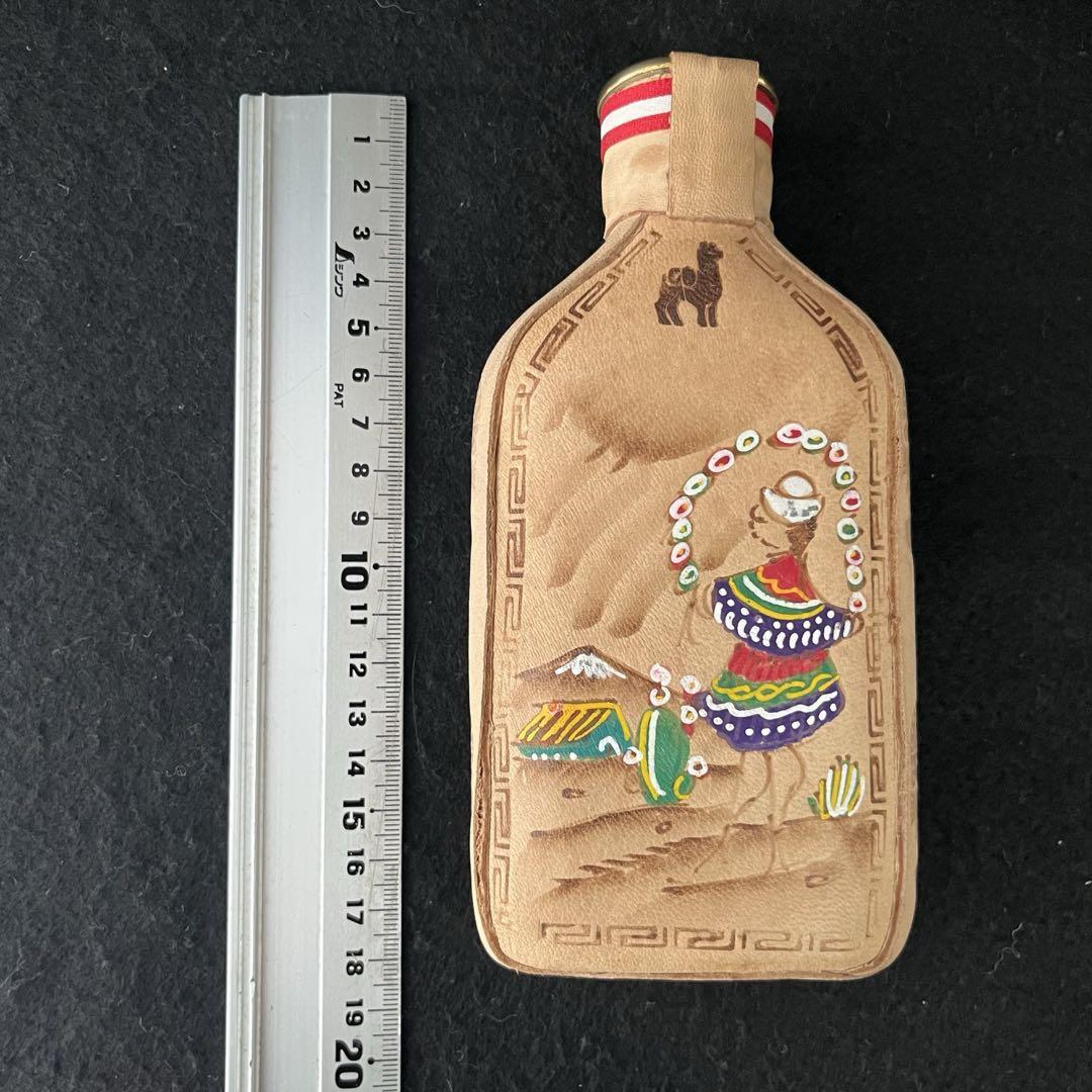 ペルーの酒、本皮ラッピング、手描きボトル、Quebranta Pisco