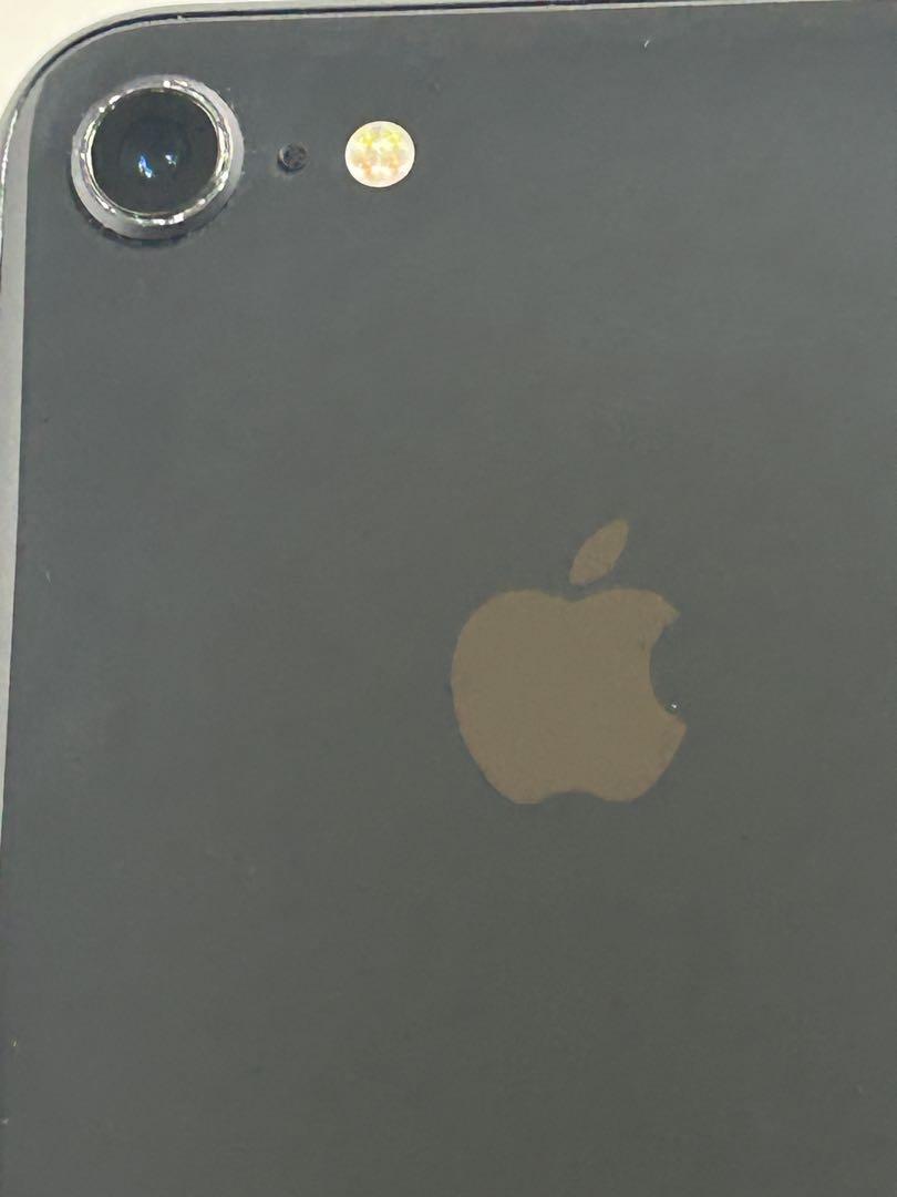 ❤️翌日発送❤️iPhone8 目立つ傷や画面割れ無し　①