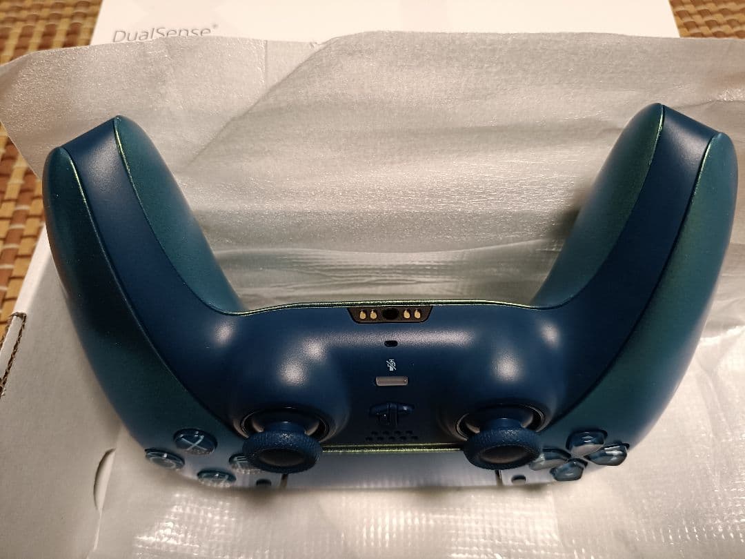 DualSense ワイヤレスコントローラー