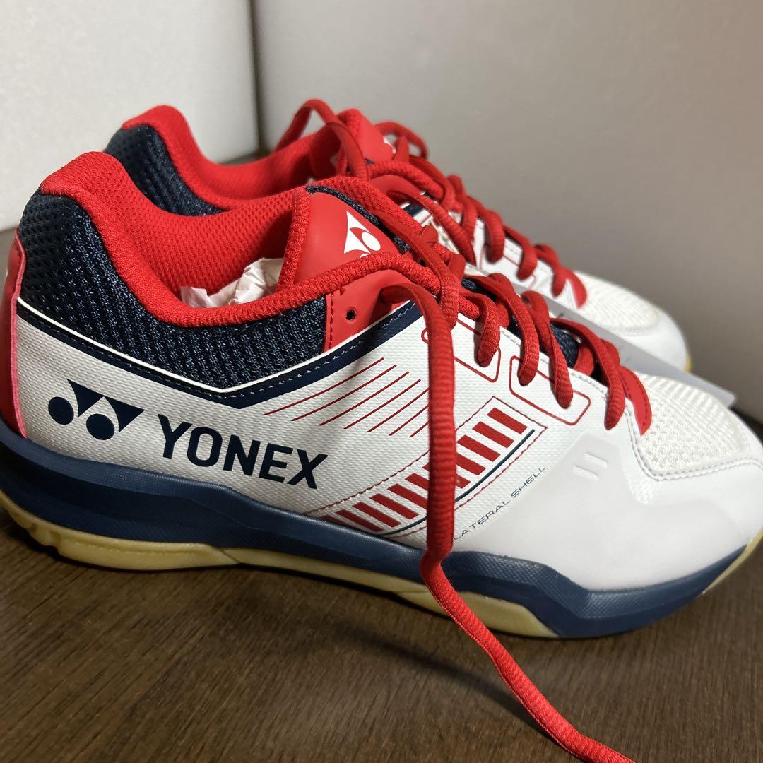 スズハル　　新品YONEXヨネックスバドミントンシューズ26センチ