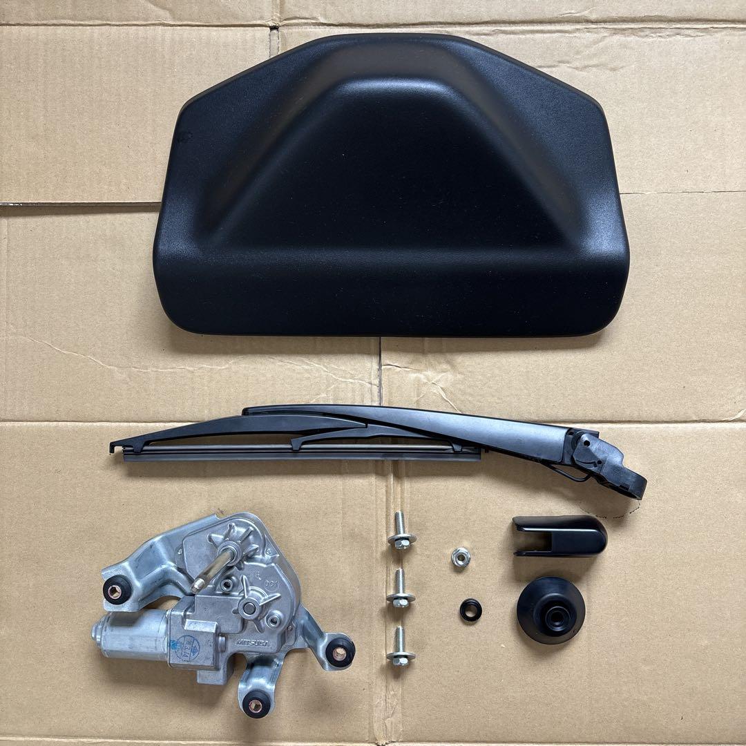 スペーシアカスタム MK53S ワイパーモーター　ワイパーモーターカバー