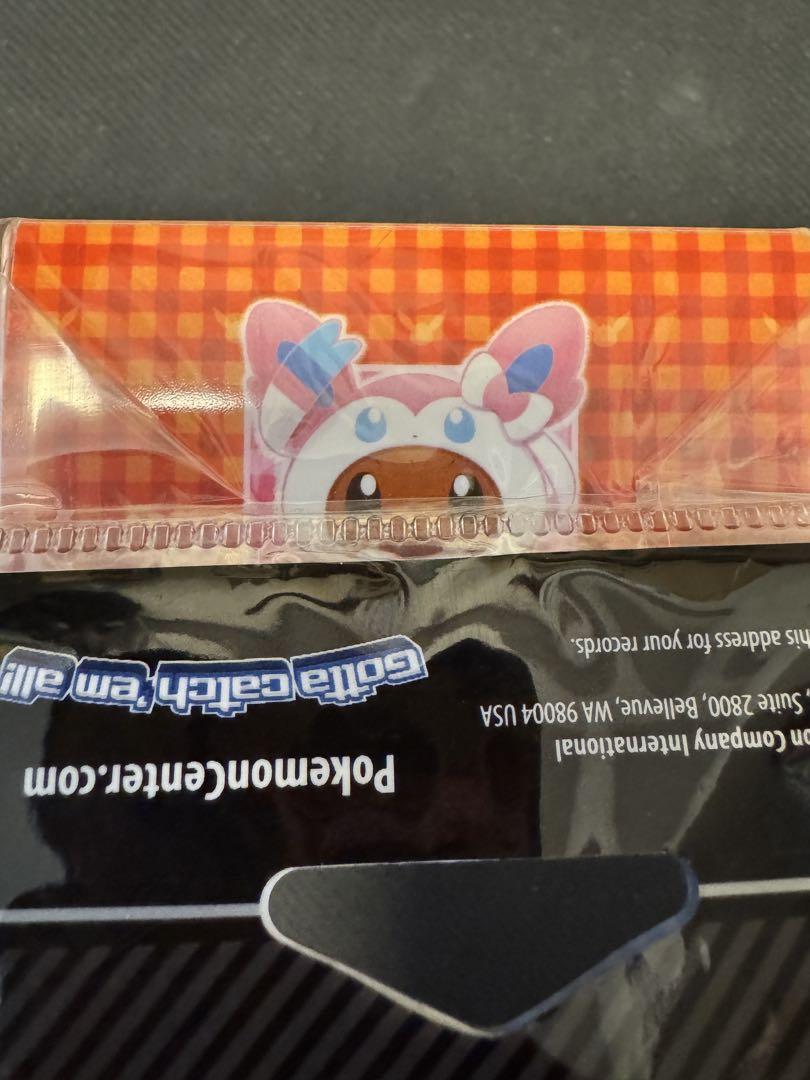 【新品】ポンチョを着たイーブイ デッキケース