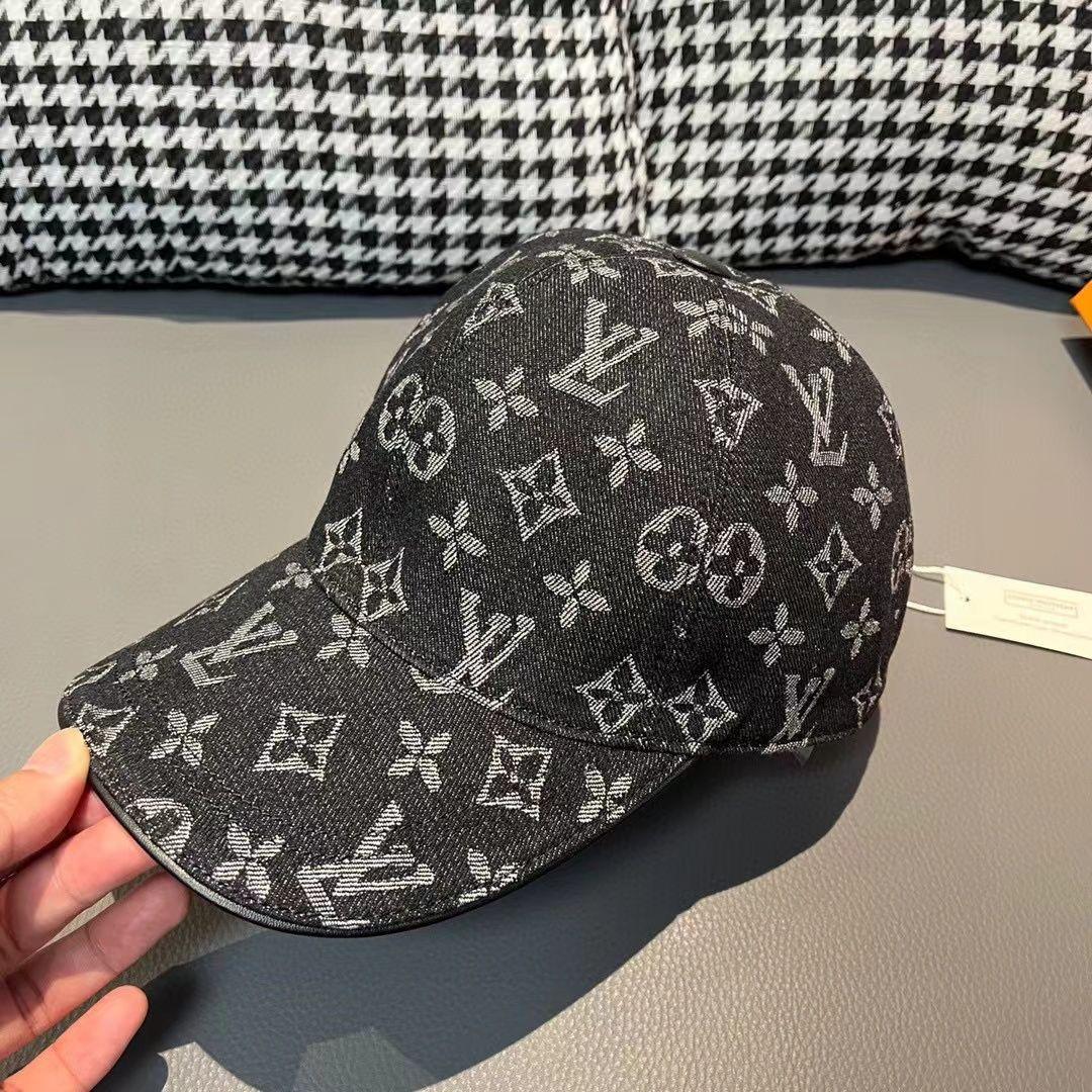 【極美品です】 モノグラム ベースボールキャップ