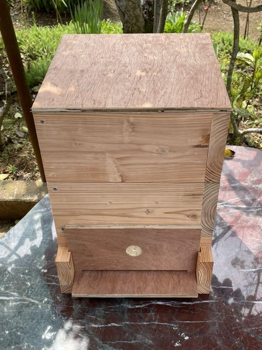 注目の 日本蜜蜂重箱式巣箱ハニーズハウスセット!送料無料! - 虫類 注目の 日本蜜蜂重箱式巣箱ハニーズハウスセット!送料無料! - 虫類