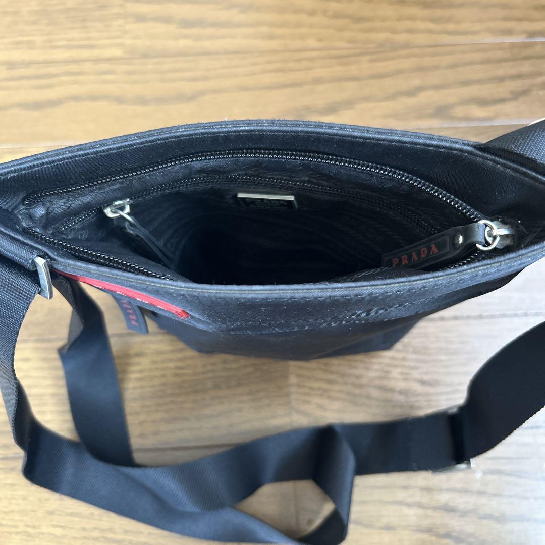 PRADA ブラック ショルダーバッグ サコッシュ