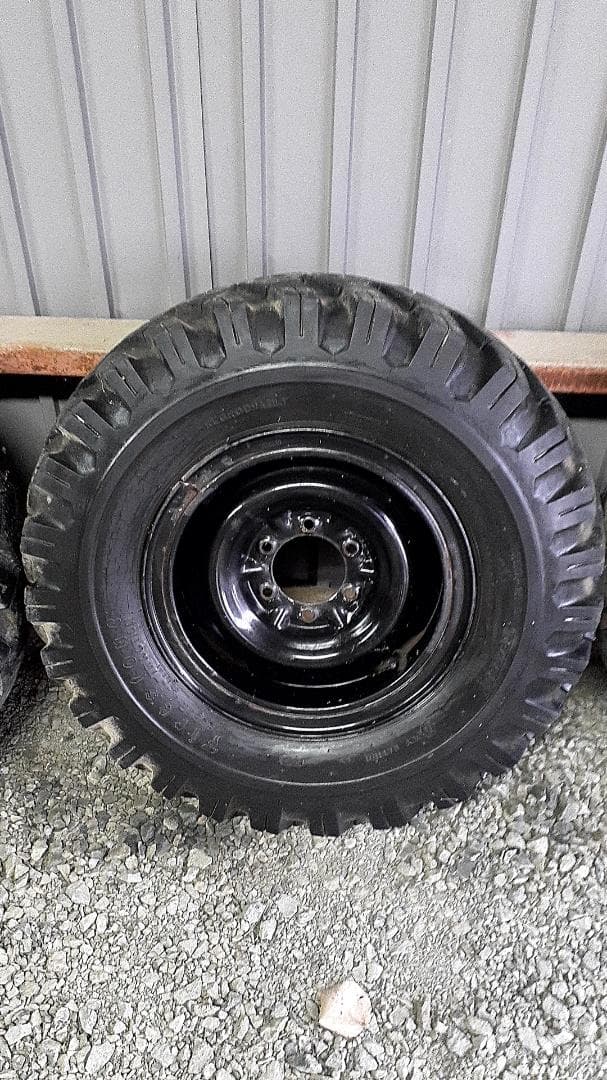 希少 鉄チン リングホイール ゲタタイヤ付き ランドクルーザー70 希少 鉄チン リングホイール ゲタタイヤ付き ランドクルーザー70