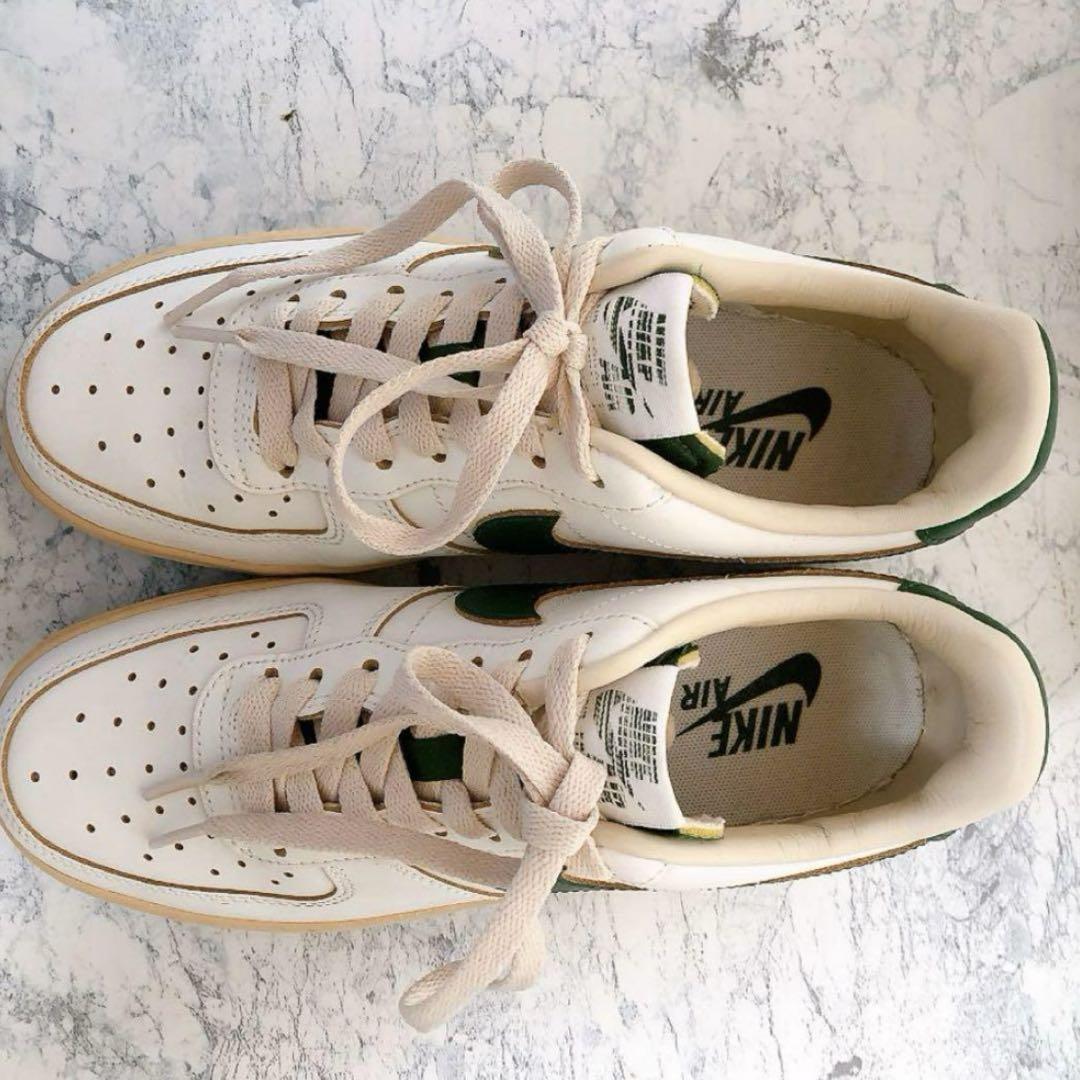 【箱付き美品】NIKE AIR FORCE 1 '07 24㎝ モスリン