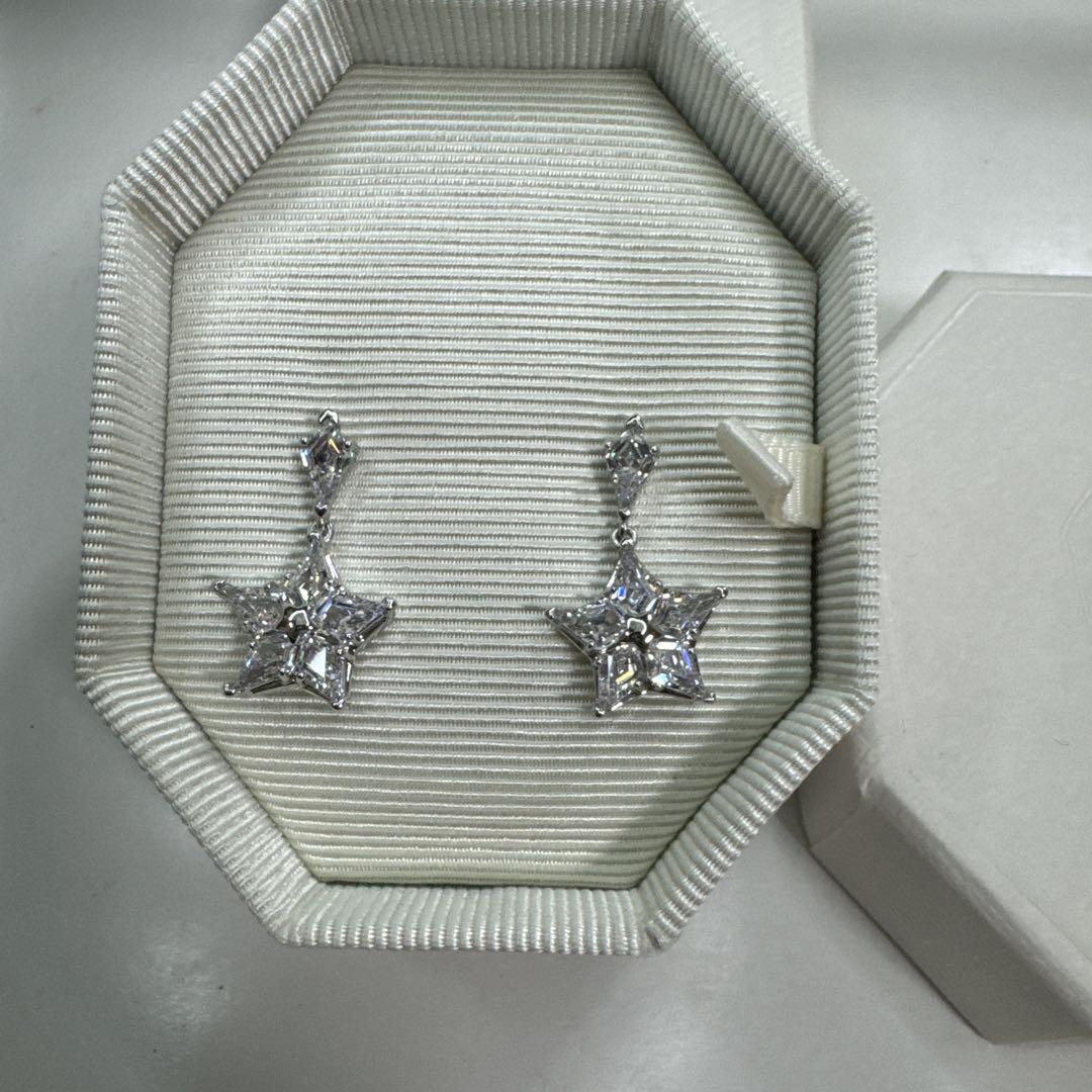 スワロフスキー Swarovski 星 Stella ドロップピアス