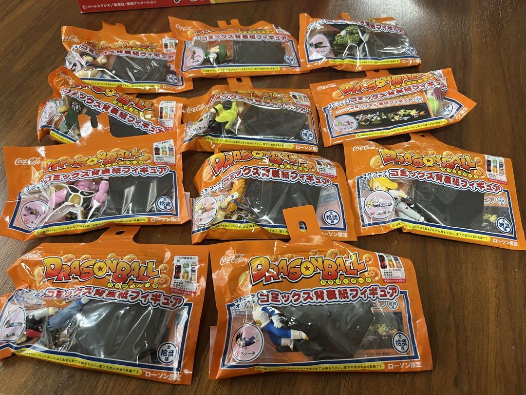 ドラゴンボールディスプレイケースとコミックス背表紙フィギュア