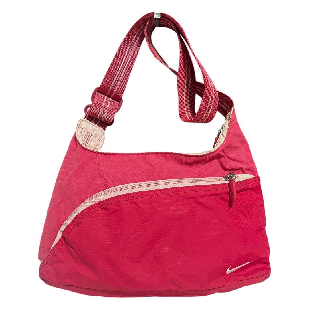 【美品✨】NIKE ナイキ　ショルダーバッグ　スポーティ　ピンク　ナイロン