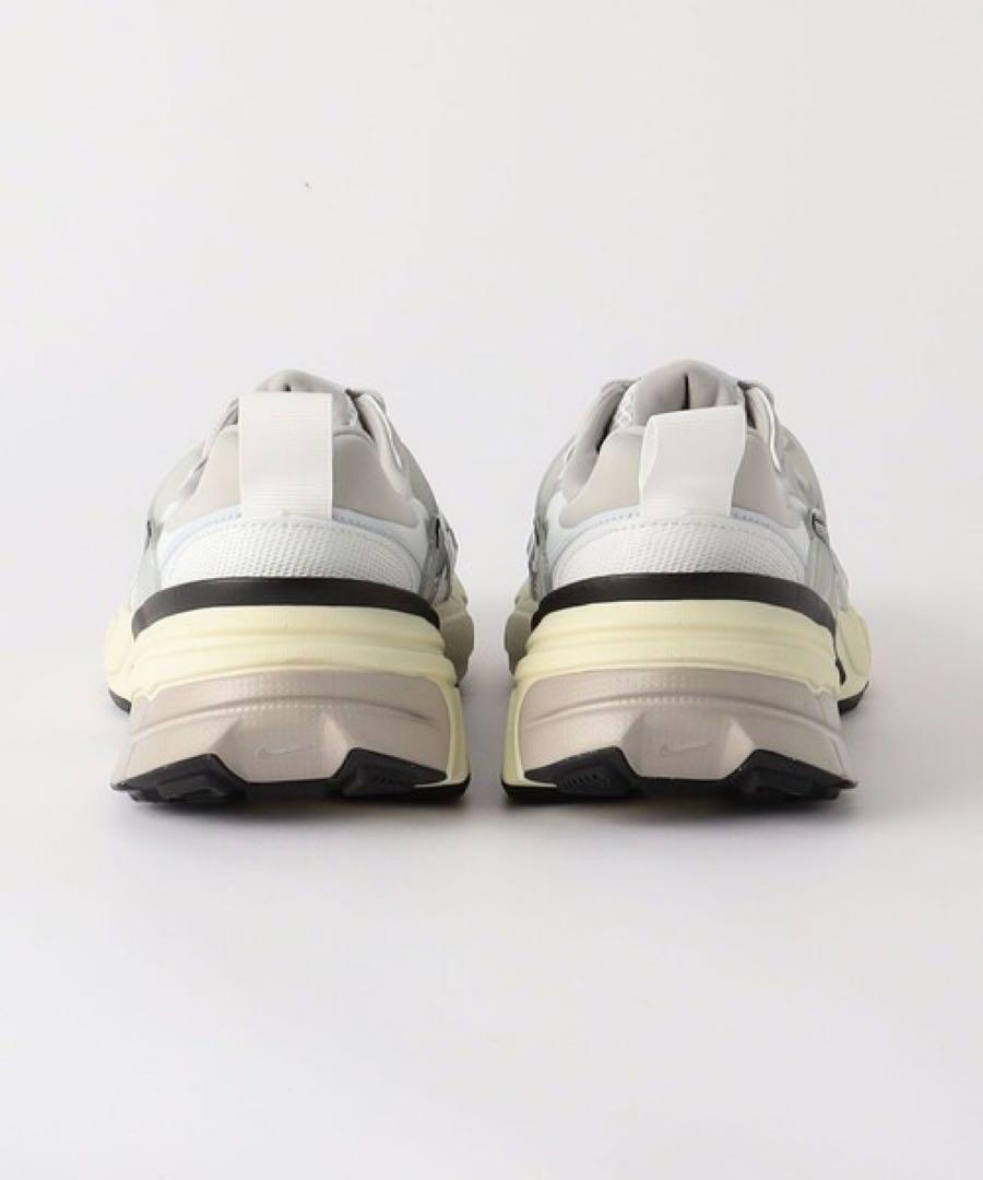 ♥美品♥正規品♥ NIKE /ナイキV2K RUN/スニーカー/24.5cm