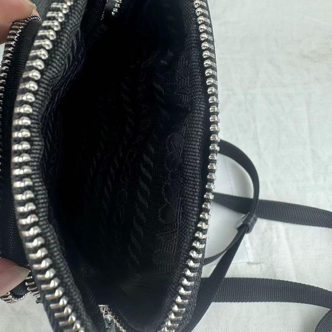 PRADA プラダ ショルダーバッグ ブラック