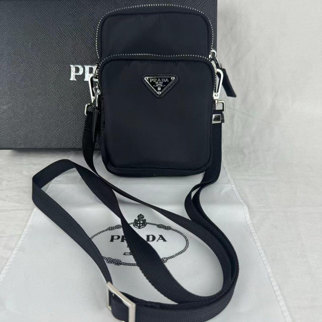 PRADA プラダ ショルダーバッグ ブラック