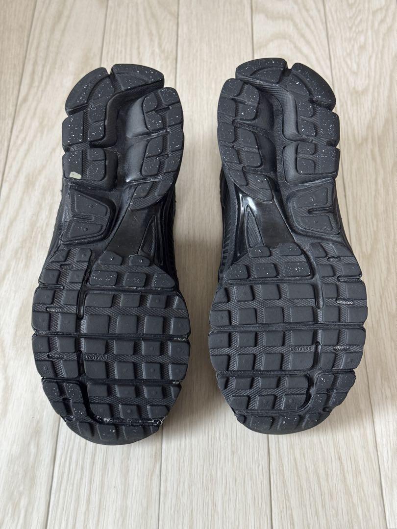 靴 NIKE ZOOM VOMERO 5