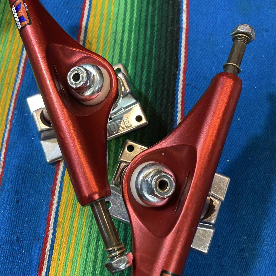 ベンチャー軽量トラックV-HOLLOW レッド スケートボードトラック5.2HI
