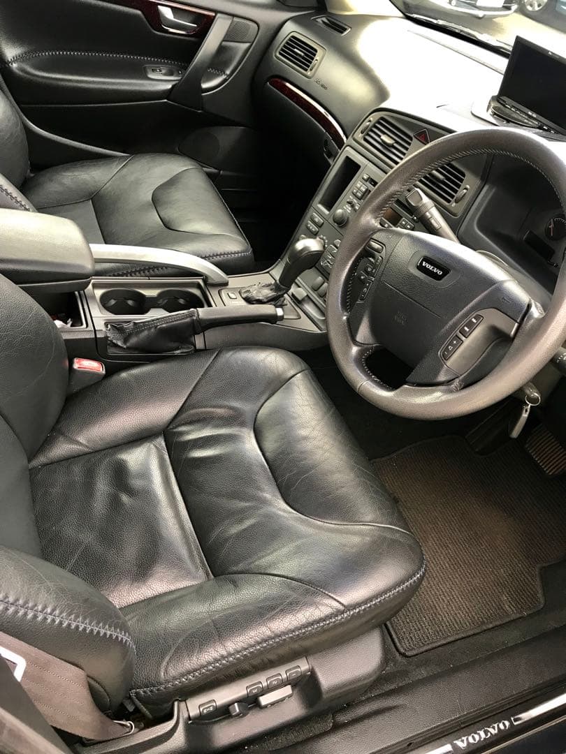 ボルボ　V70  XC ２.４T  4WD XC