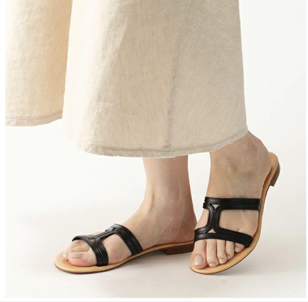 新品】【未使用】ENESS フラットサンダル NERO - メルカリ