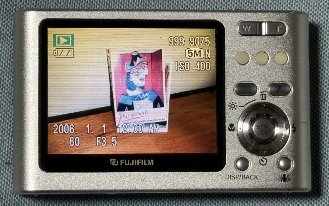 ナチュラモード搭載FUJIFILM FinePix Z3 Amazon | FUJIFILM デジタルカメラ FinePix Z3 シルバー