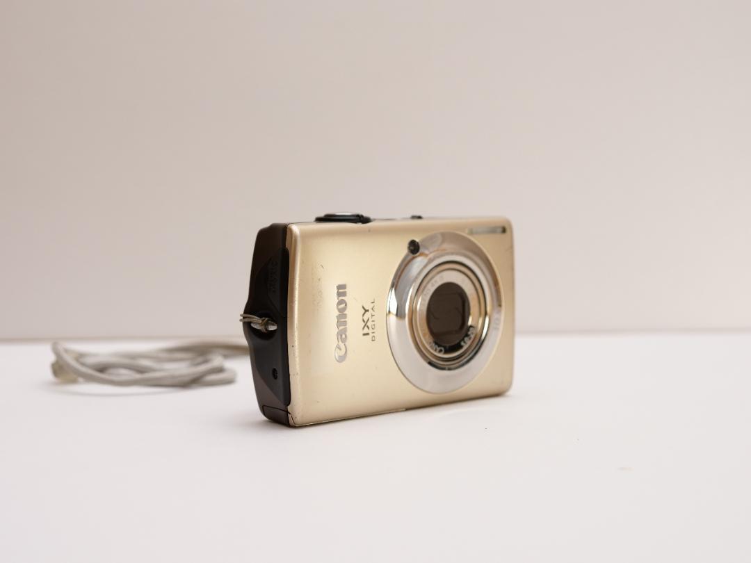 Canon IXY DIGITAL 920 IS デジタルカメラ 液晶一部変色 Canon IXY DIGITAL 920 IS デジタルカメラ 液晶一部変色 - メルカリ
