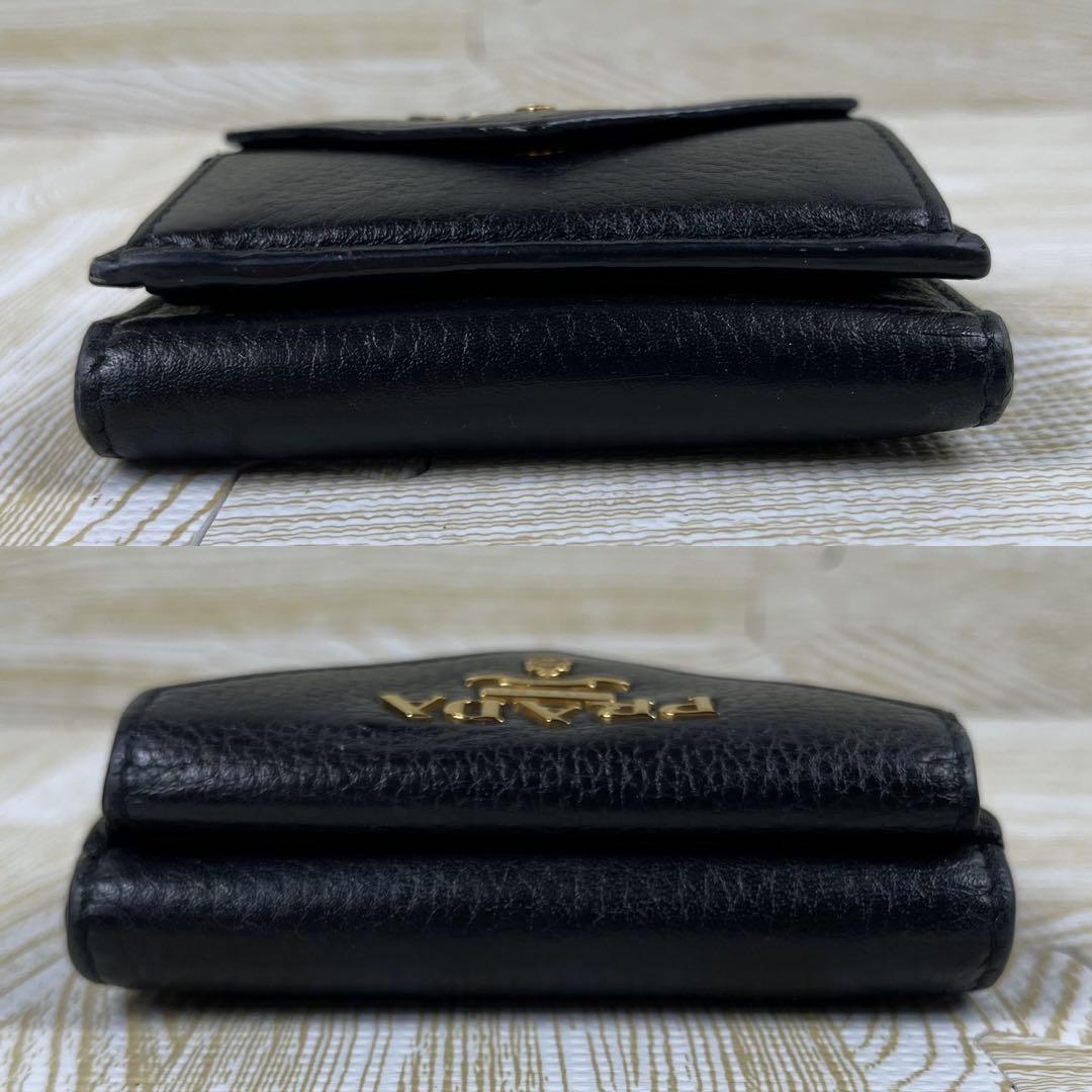 【✨美品✨】 プラダ ヴィッテロダイノ 三つ折り財布 ブラック 希少✨ PRADA プラダ 3つ折り財布 ブラック 黒 ヴィッテロダイノ