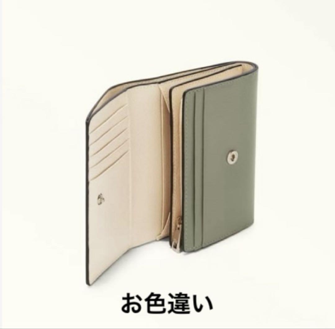 週末価格新品フルラ 2つ折り財布 FURLA カメリアM