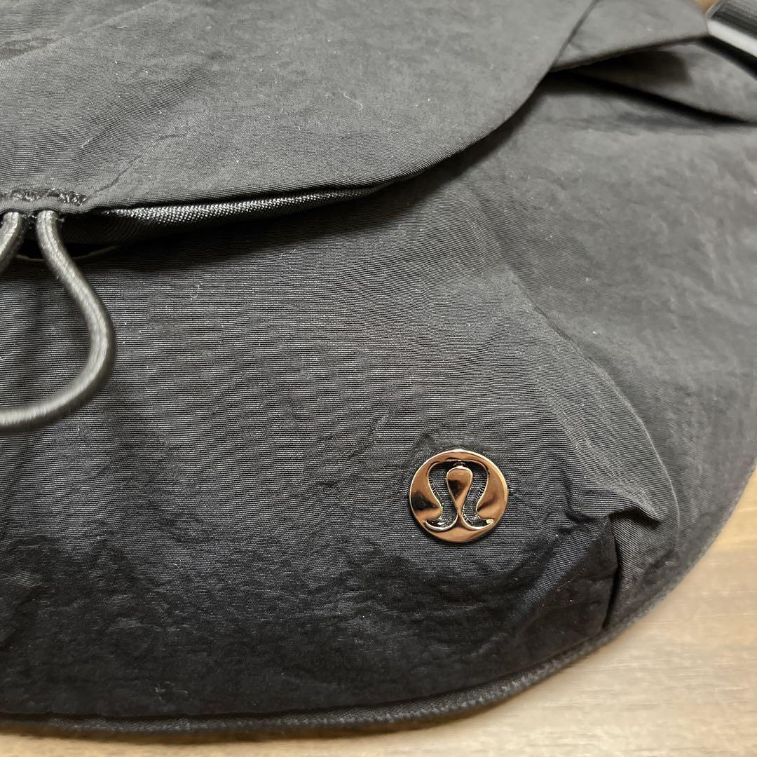 未使用品 lululemonルルレモン カーブ クロスボディバッグ 3L