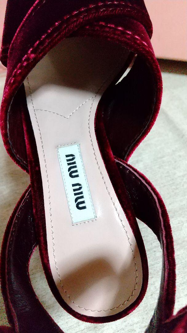 セール100%新品 miu 厚底ベロアサンダル xiuzX-m55115299081 miu 全国無料新作