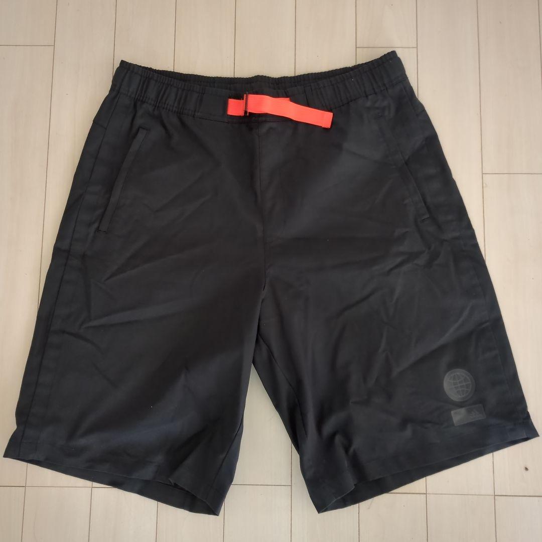 【未使用品タグ付】adidas 黒ショートパンツ ウエストオレンジベルト