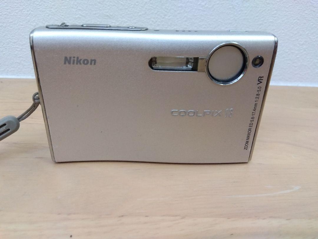 Nikon COOLPIX S8 シルバー