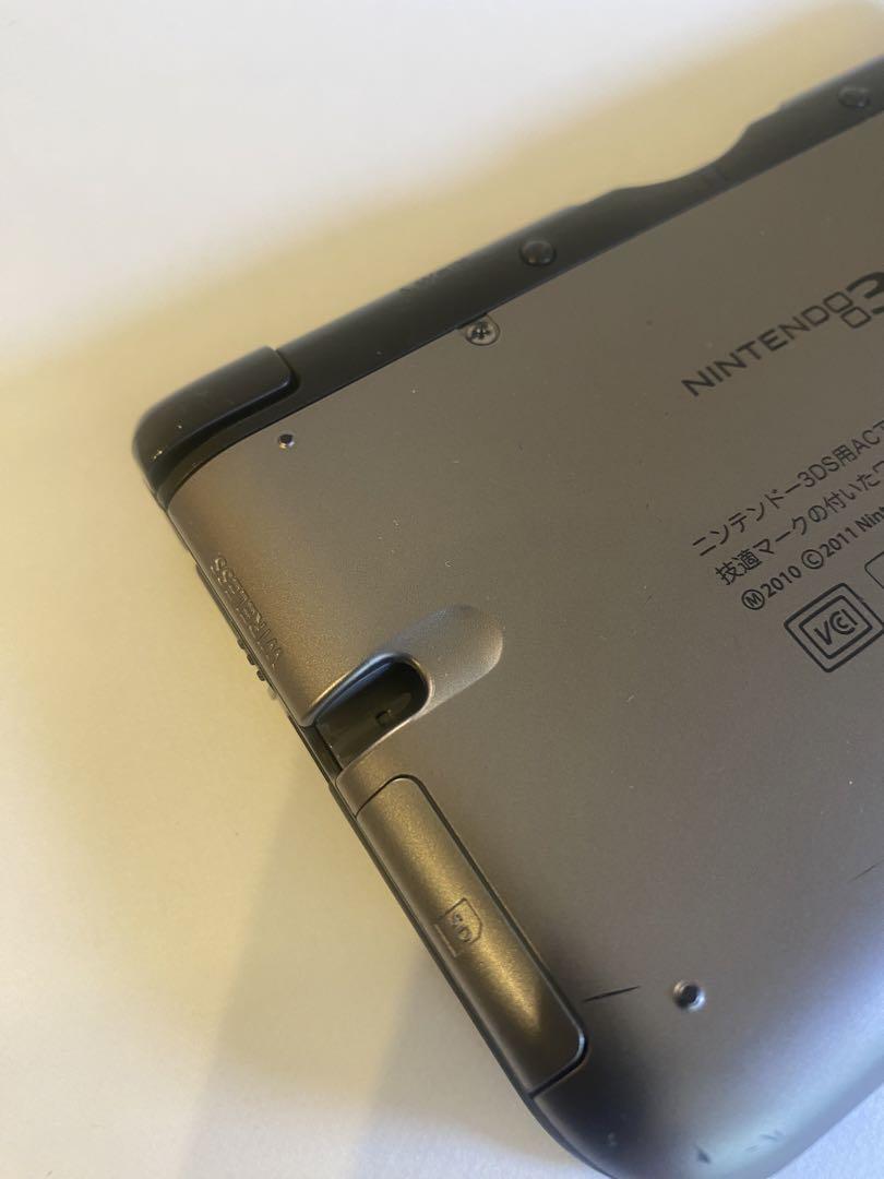 ニンテンドー 3DS LL シルバー×ブラック SDカードあり ※タッチペンなし
