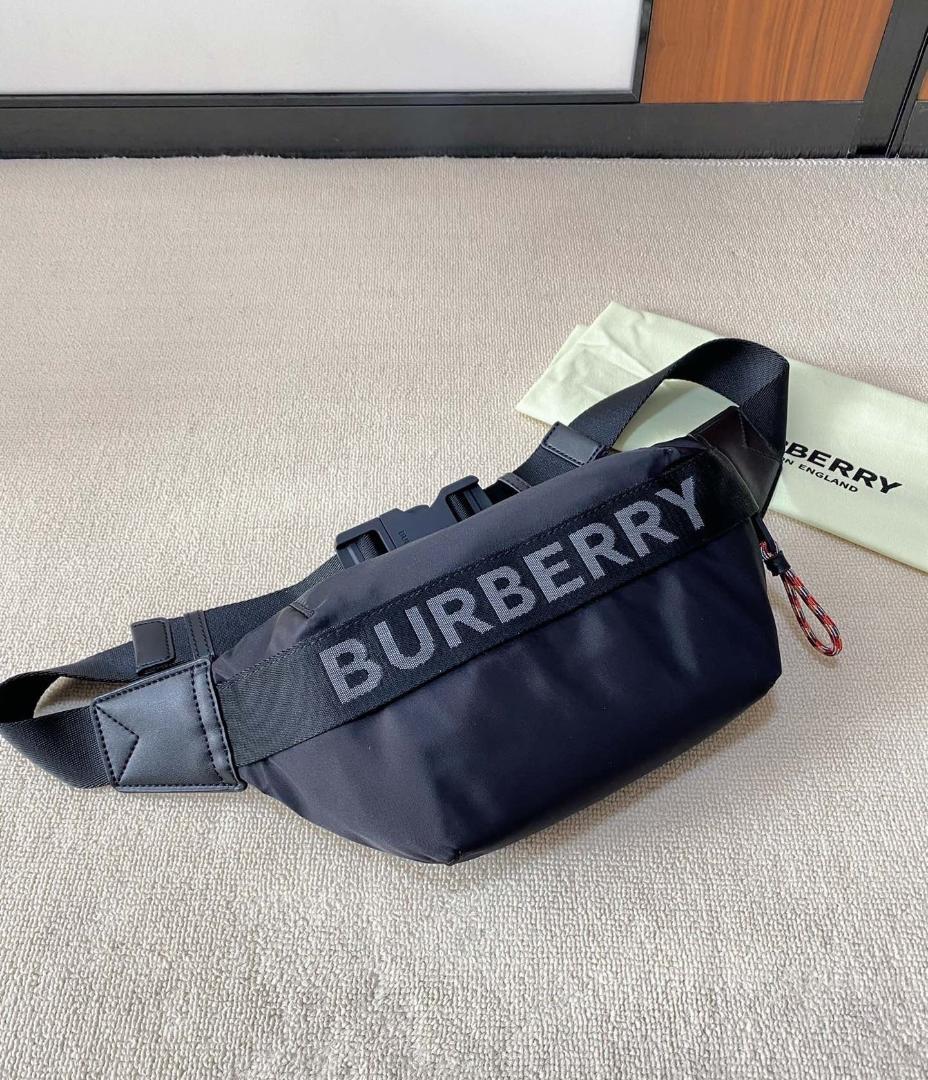 即日発送BURBERRY バーバリー ボディバッグ ブラック ナイロン~