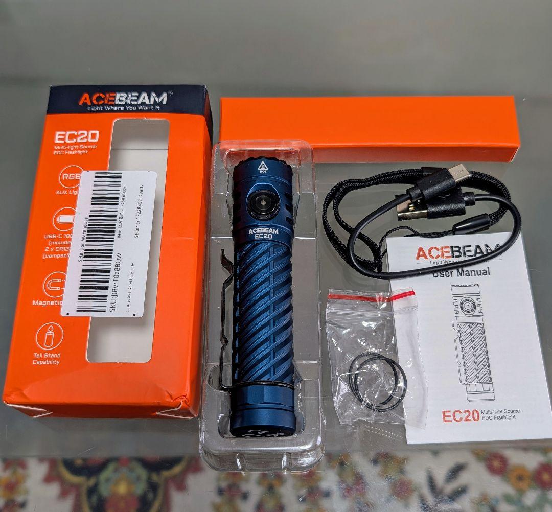 ACEBEAM EC20 3コアLED＋補助RGB 2800lm 370メートル