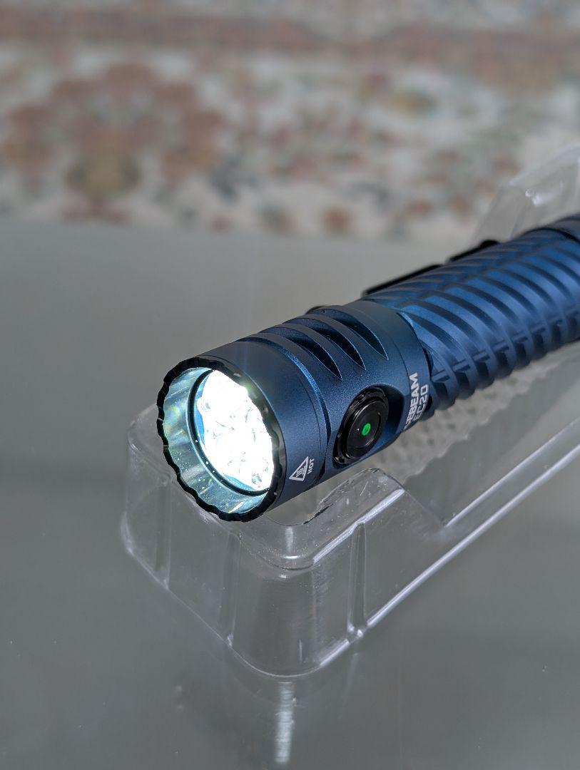ACEBEAM EC20 3コアLED＋補助RGB 2800lm 370メートル