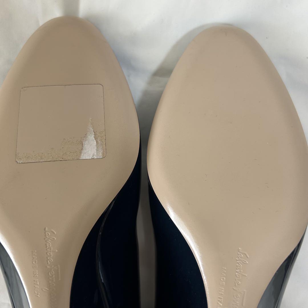 ほぼ未使用✨フェラガモ エナメル パンプス ウェッジソール ネイビー 6C