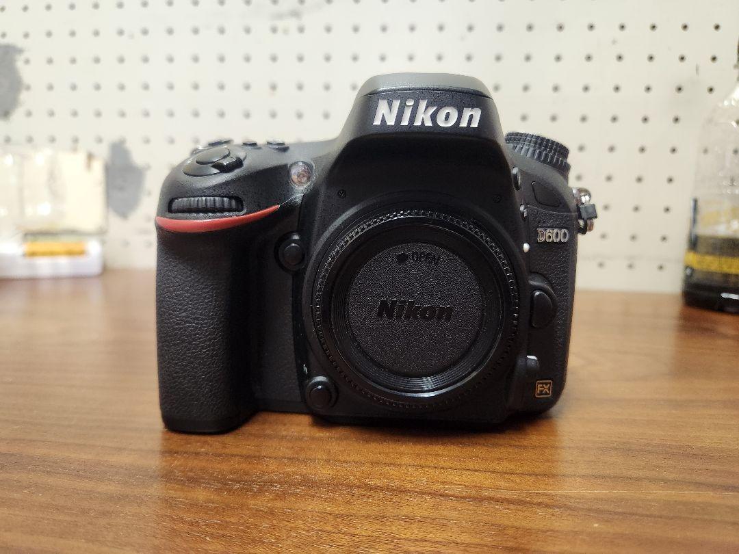 美品　ショット数約22,725枚　Nikon D600 FX　ボディのみ