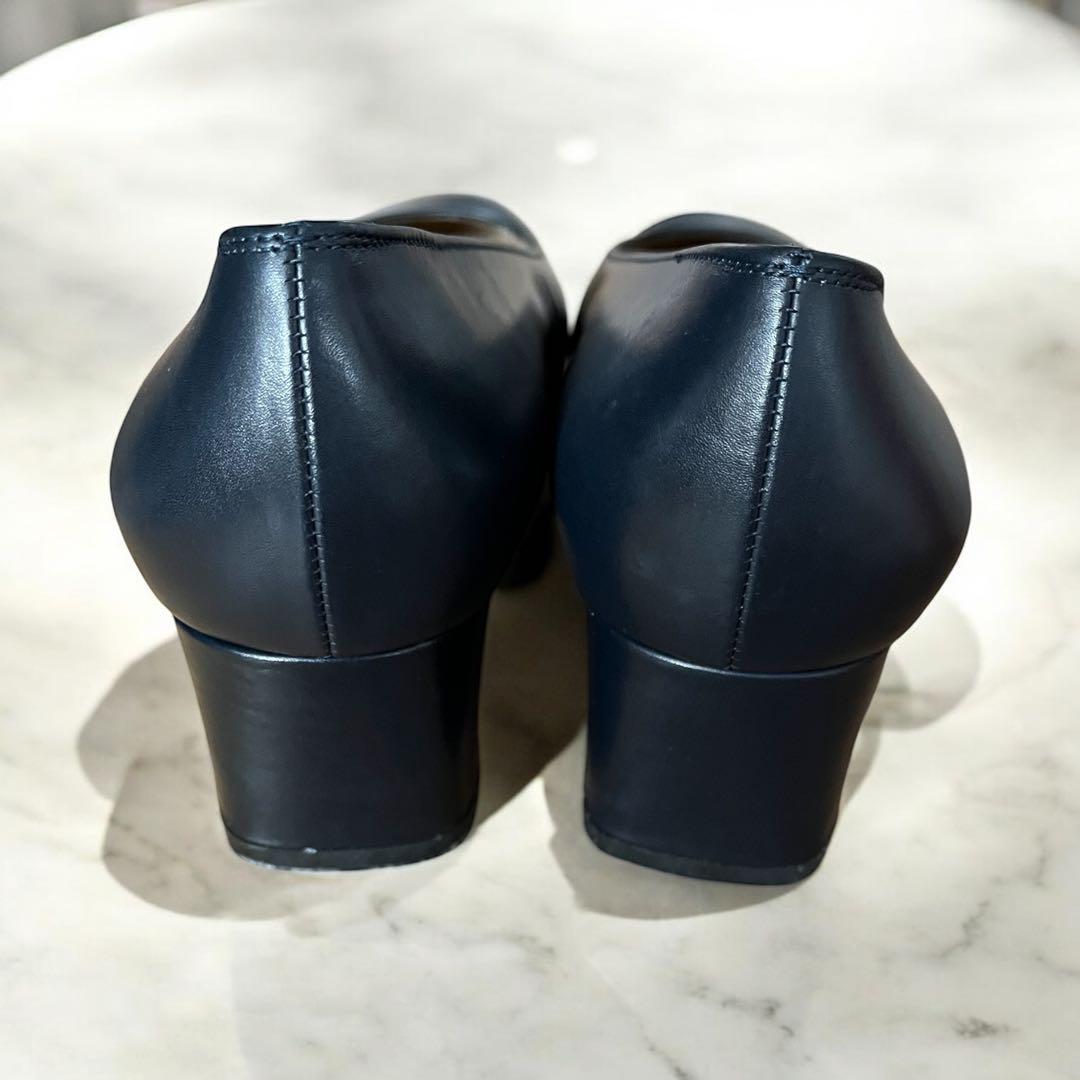 美品 ザルヴァトーレFerragamo パンプスブラック サイズ24センチ
