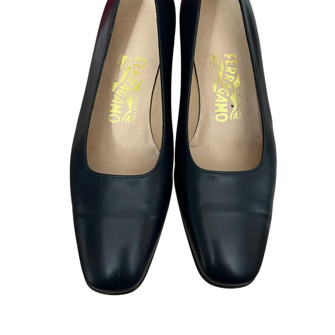美品 ザルヴァトーレFerragamo パンプスブラック サイズ24センチ