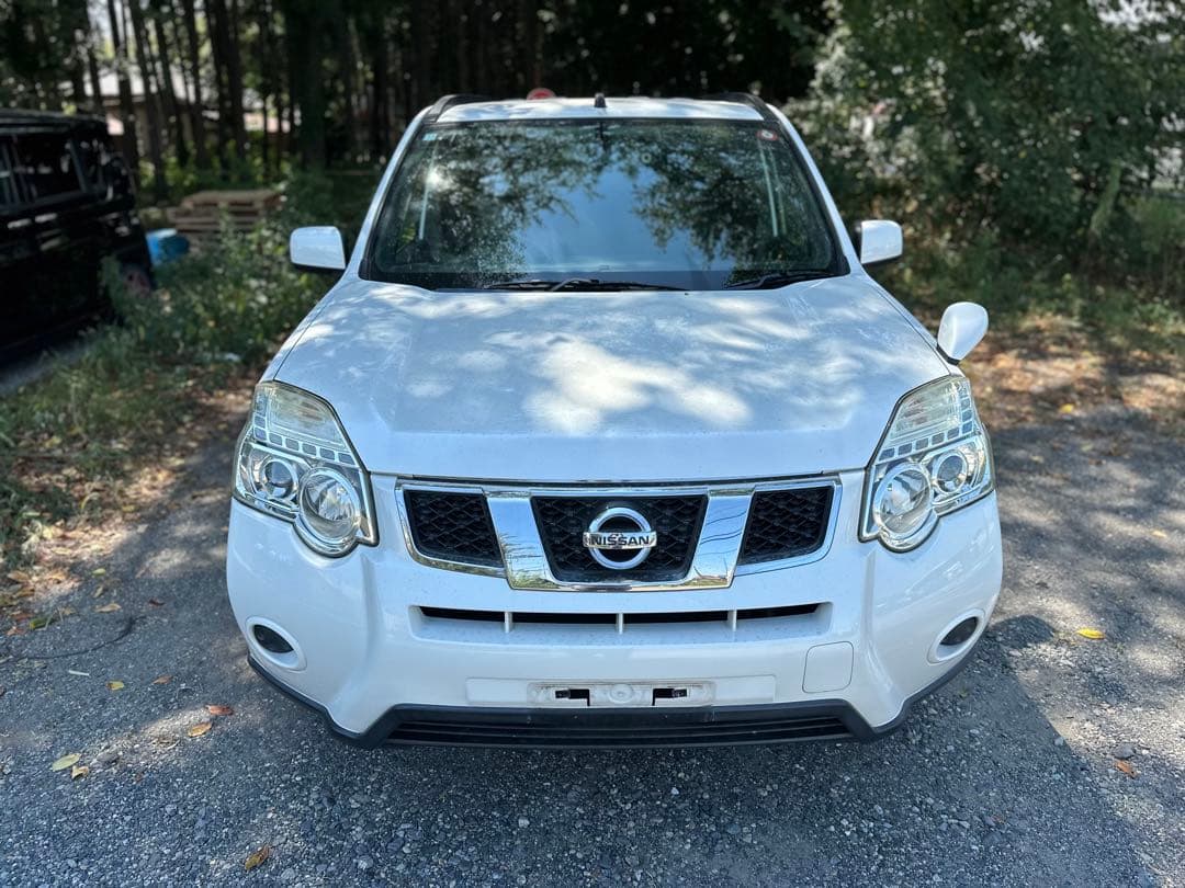 Nissan X-Trail ホワイト ブラックホイール