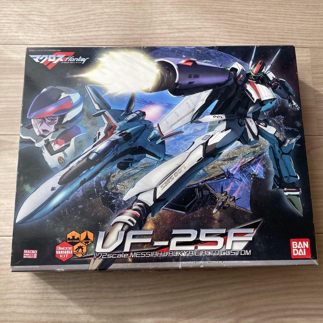 魅了 バンダイ マクロスフロンティア VF-25F アルト機 プラモデル