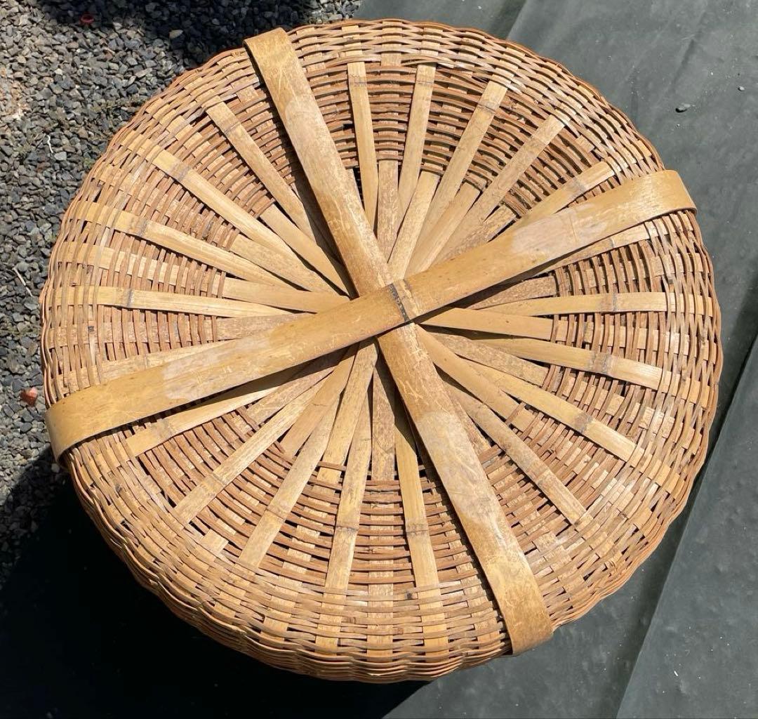 大きい竹籠