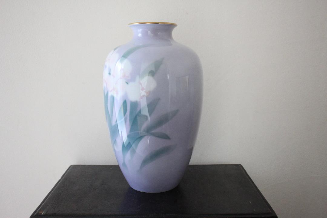 深川製磁　花瓶　色絵彩磁　胡蝶蘭　花入　花器　宮内庁御用達